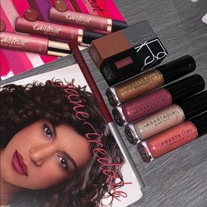 NEW Lipstick/Lipgloss Bundle